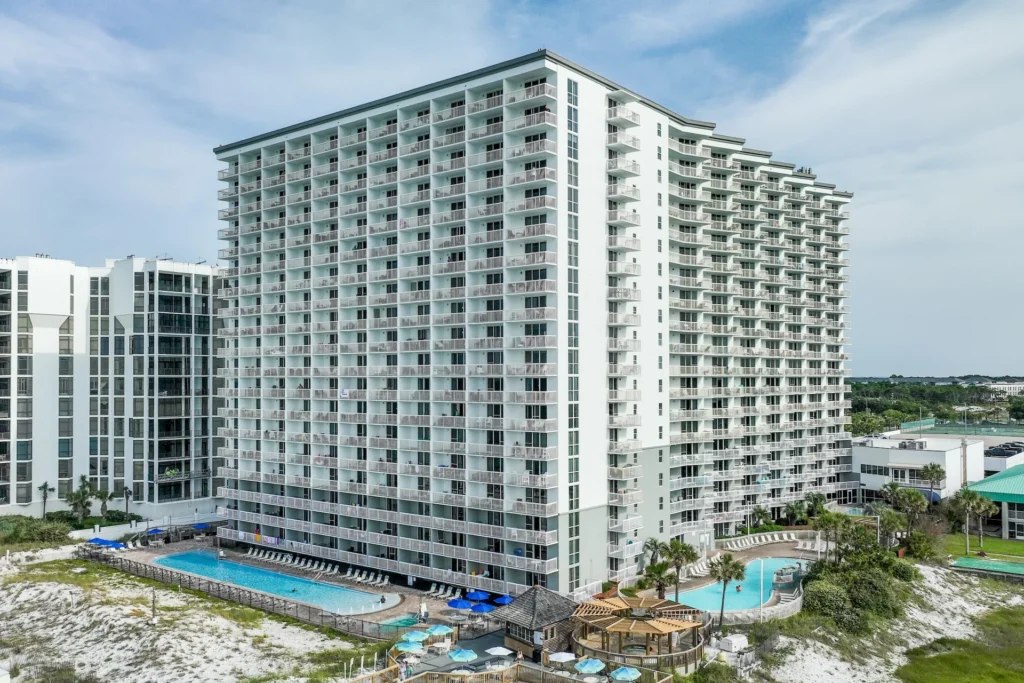 Pelican Beach Resort amenities