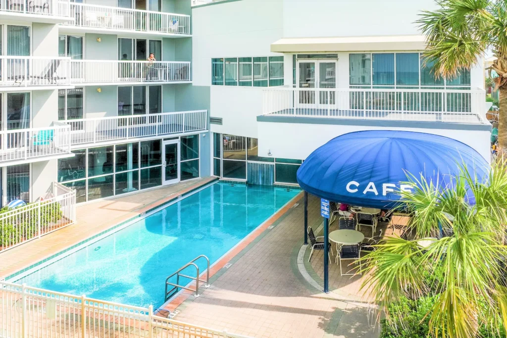 Pelican Beach Resort amenities