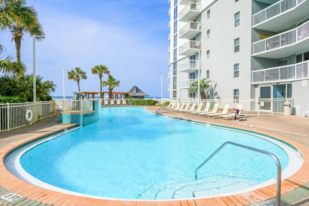 Pelican Beach Resort amenities